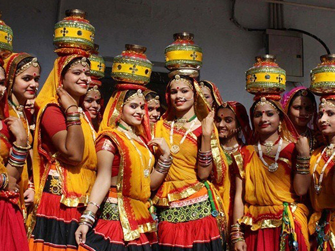 Fire Potter Dance of Rajasthan ( The Chari Dance )