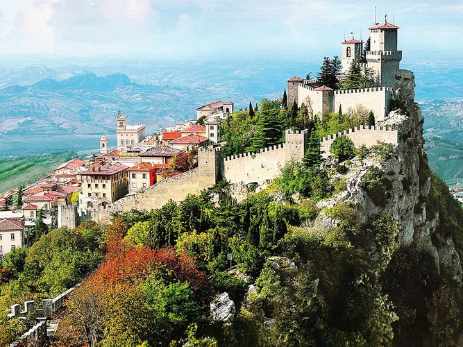 San Marino - Tiny Country in Europe!