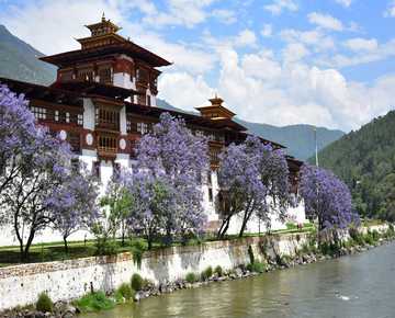 Phuentsholing 1N – Thimphu 1N – Wangdue / Punakha 2N – Paro 2N