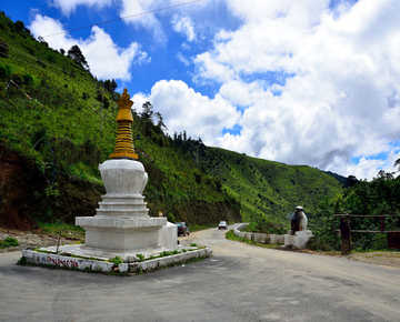 Thimphu 2N – Wangdue / Punakha 2N – Bumthang 3N – Paro 3N