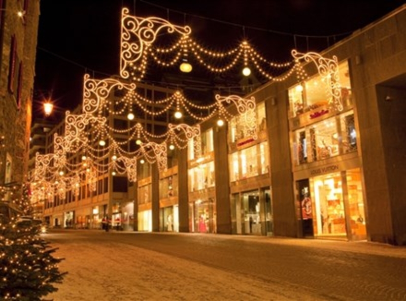 800x600_1392653890_Winterschmuck_in_der_Via_Serlas.jpg