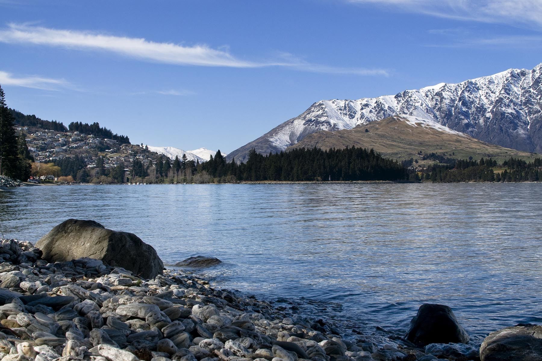 29_1the_remarkables_overlooking_sunshine_bay__queenstown__new_zealand.jpg