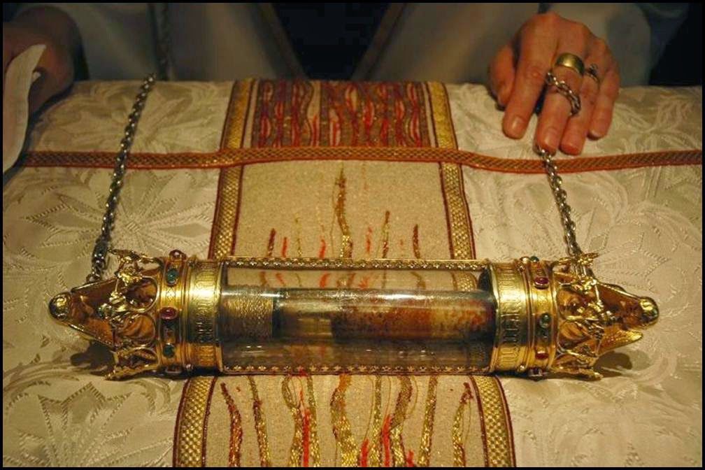 Basilica_of_the_Holy_Blood_Basilica_with_the_holy_relics_of_Christ-6.jpg