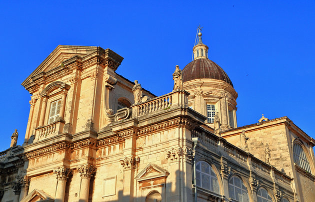 Dubrovnik_Cathedral_and_Treasury.jpg