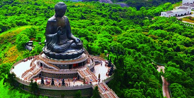 Tian-Tan-Buddha-at-Lantau-Island.jpeg