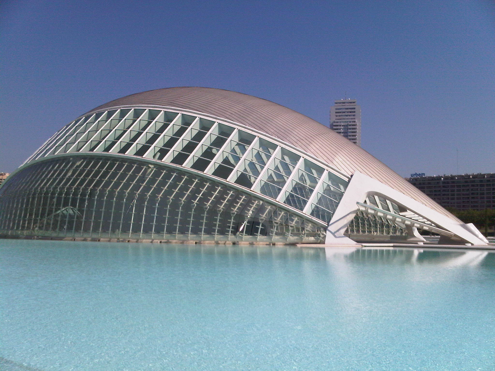 Valencias_City_of_Arts_and_Science_Museum_-_Ciudad_de_las_Artes_y_de_las_Ciencias_6.jpg