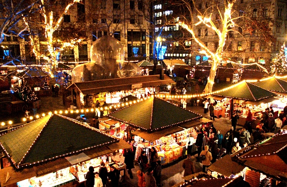 Budapest-Christmas-Market-budapestinfo.png