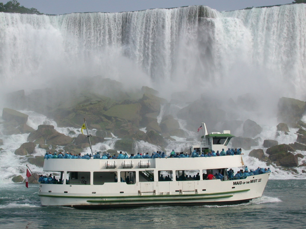 NEW YORK – USA SIDE NIAGARA FALLS 