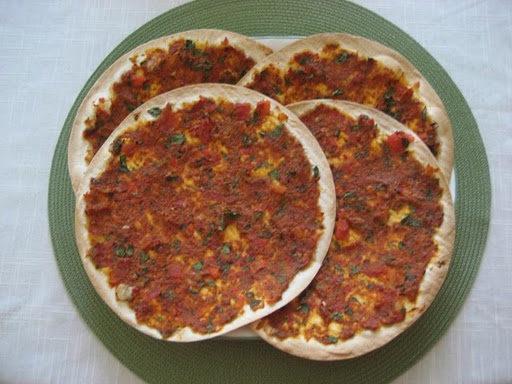 Lahmajo-Armenian_food.jpg