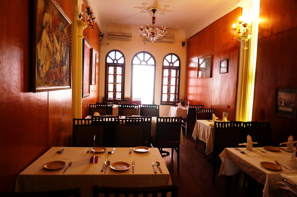 khataaza-indian-restaurant-2.jpg