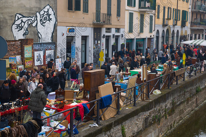 7333119602_4_street-busy-market-navigli.jpg