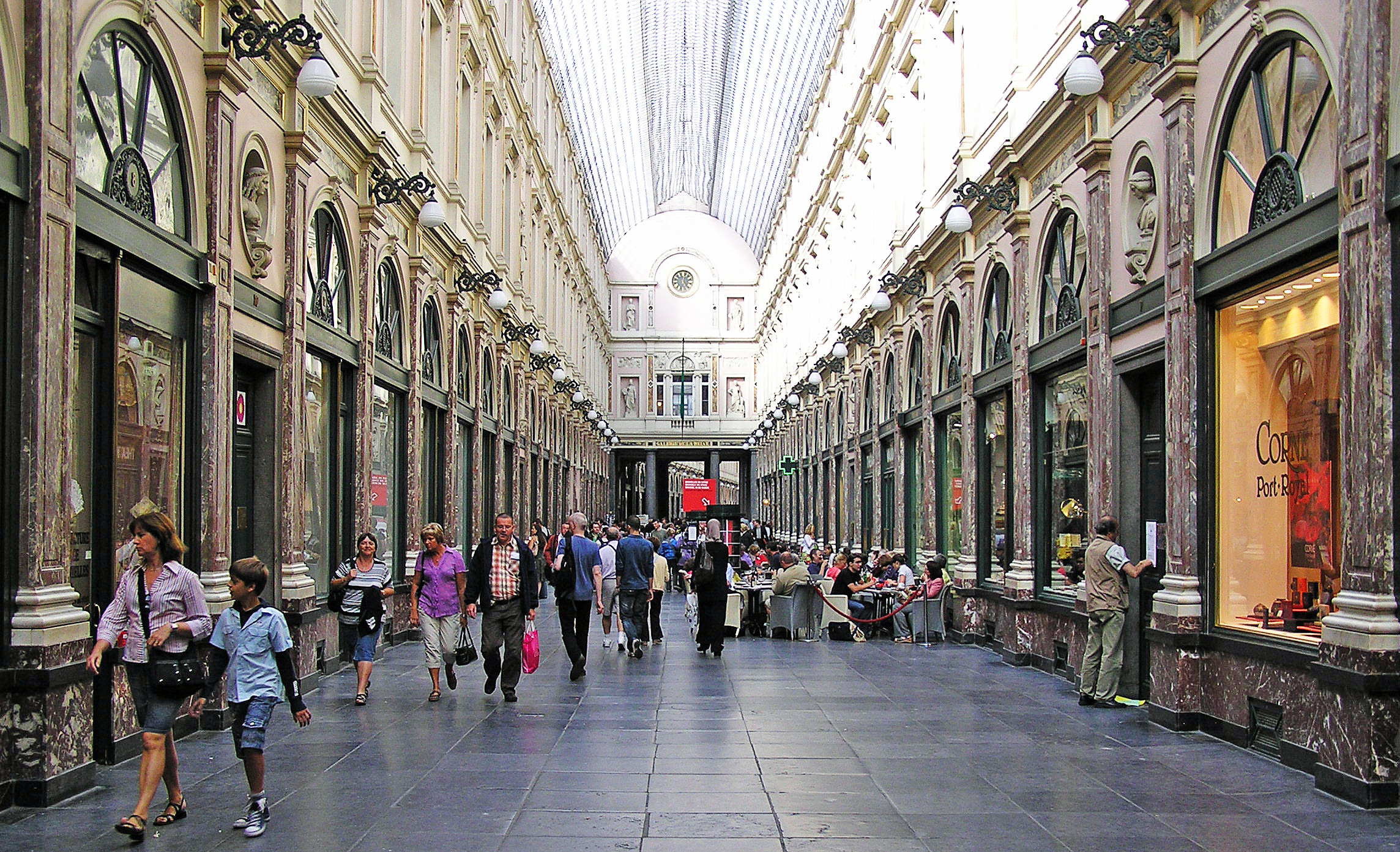 Belgium_Galeries_Royales_St_Hurbert_Brussels.jpg