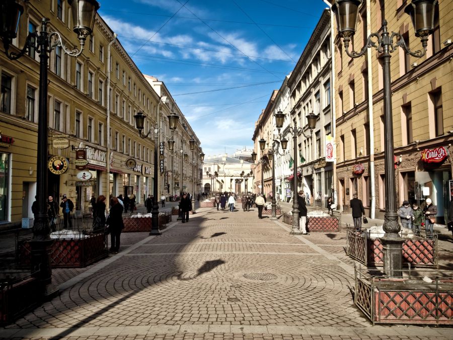 ShoppingStreetStPetersburg.jpg