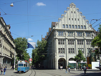 330px-Bahnhofstrasse_Grieder.jpg