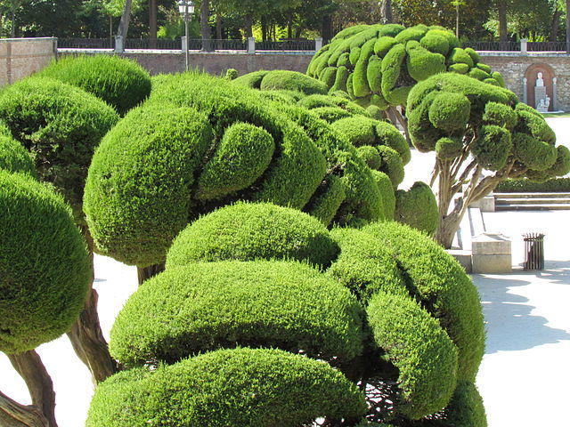 640px-Jardines_del_Parque_del_Retiro.jpg