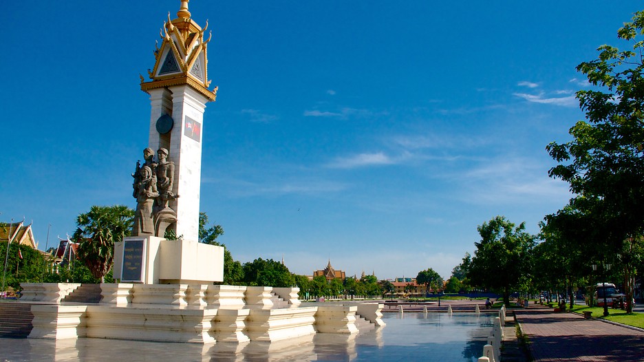 CambodiaYVietnam_Friendship_Monument.jpg