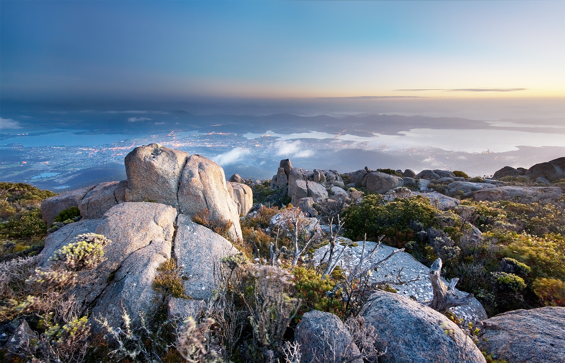 Hobart_from_Mt_Wellington_dawn.jpg