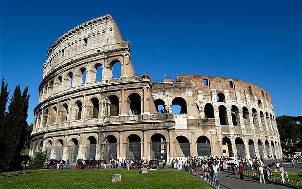 Roman-colosseum_2198045b.jpg