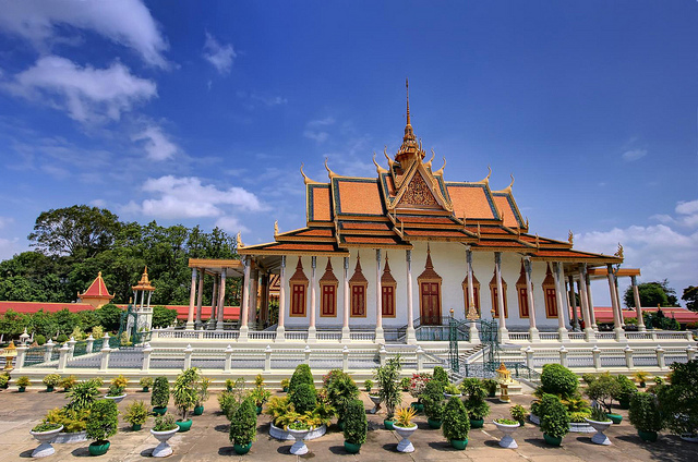 Silver_Pagoda_Phnom_Penh.jpg