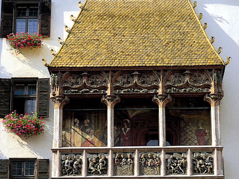 altstadt-innsbruck-goldenes-dachl.jpg