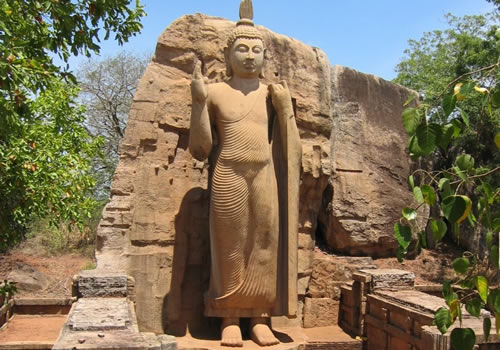 aukana-buddha-statue-4.jpg