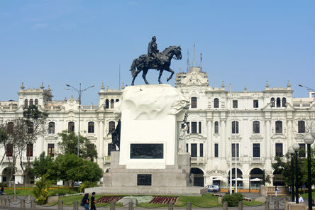 lima-city-tour-statue-of-general-san-martin-on-horseback-in-photo_12620979-fit468x296.jpg