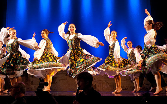 culture-slider-dancers.jpg