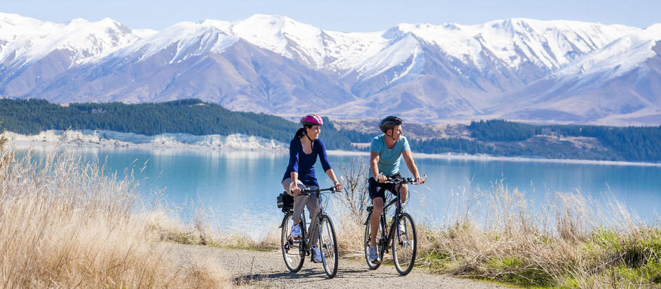 Kaikoura—Mt.Cook (optional scenic flight within Mt.cook)